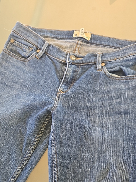 Roxy Light Blue Denim Jeans with Leather Logo Patch - Picture 9 of 12